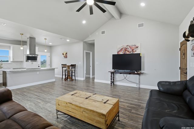 20922 KINNEY RD, Somerset, TX 78069