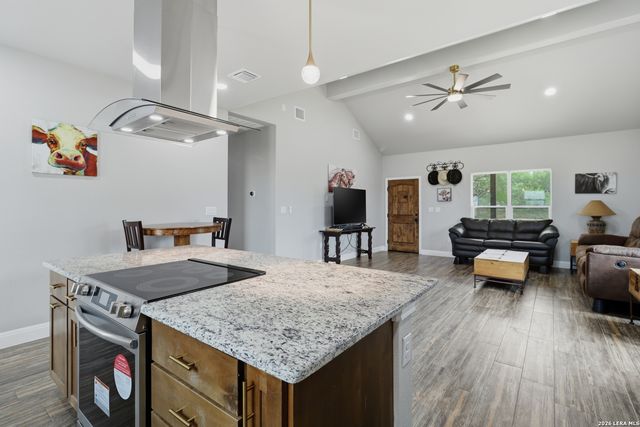 20922 KINNEY RD, Somerset, TX 78069