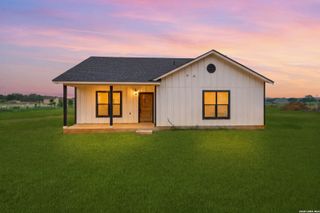 20922 KINNEY RD, Somerset, TX 78069