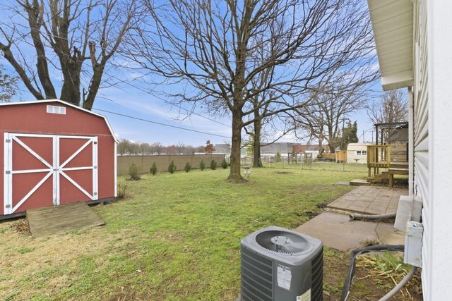 1733 S Lancaster Avenue, Springfield, MO 65807