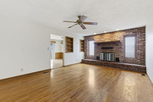 1733 S Lancaster Avenue, Springfield, MO 65807