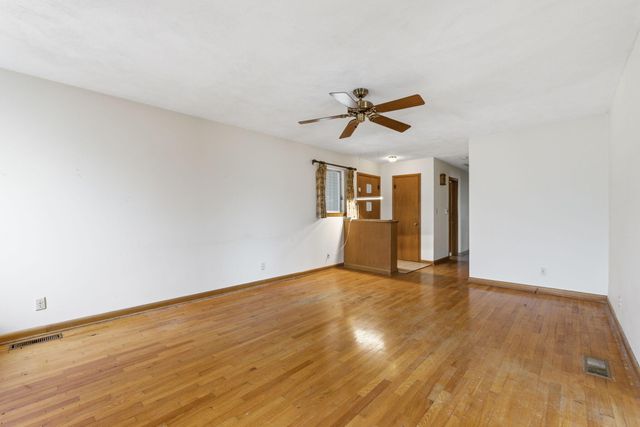 1733 S Lancaster Avenue, Springfield, MO 65807