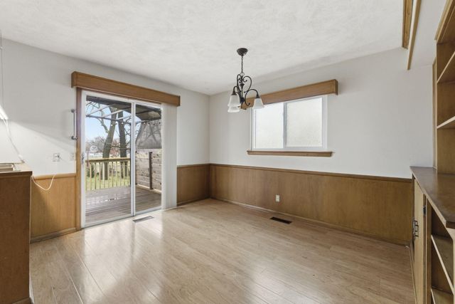 1733 S Lancaster Avenue, Springfield, MO 65807