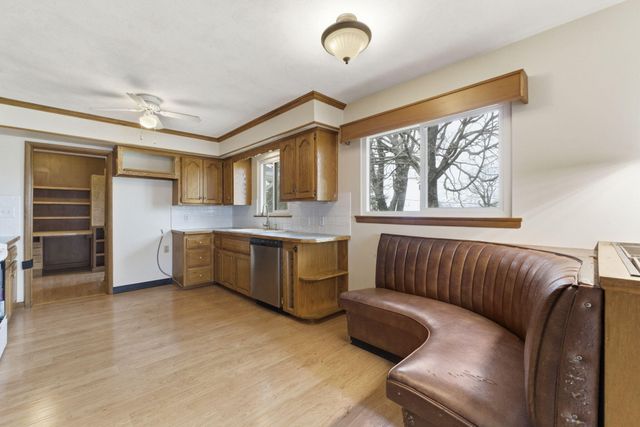 1733 S Lancaster Avenue, Springfield, MO 65807