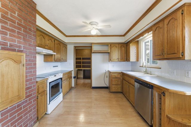 1733 S Lancaster Avenue, Springfield, MO 65807