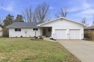 1733 S Lancaster Avenue, Springfield, MO 65807