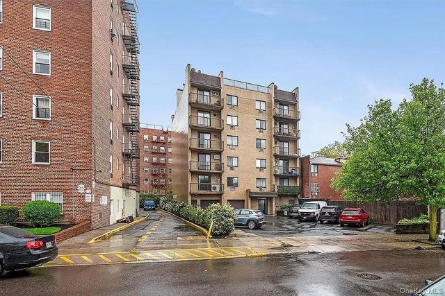 13508 82nd Avenue 504, Briarwood, NY 11435