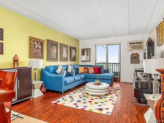 13508 82nd Avenue 504, Briarwood, NY 11435