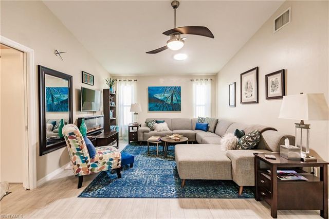 627 SE 34th ST, Cape Coral, FL 33904