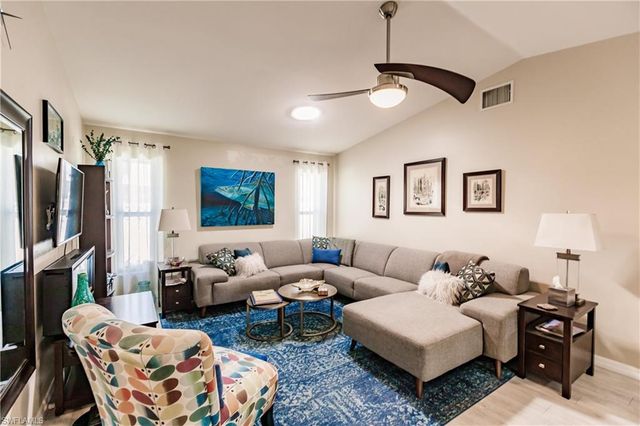 627 SE 34th ST, Cape Coral, FL 33904