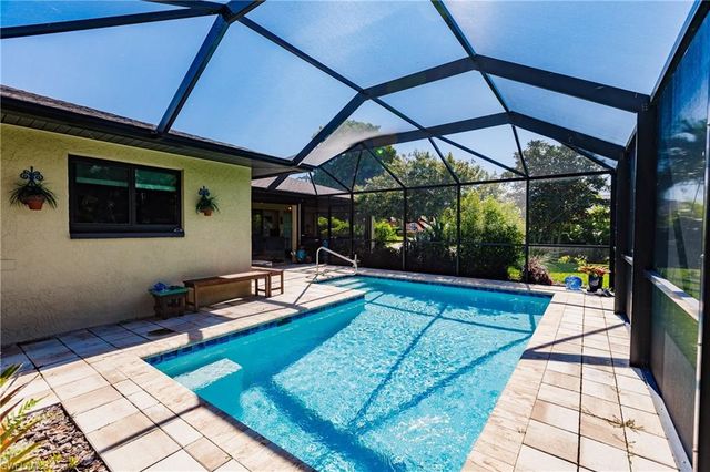 627 SE 34th ST, Cape Coral, FL 33904