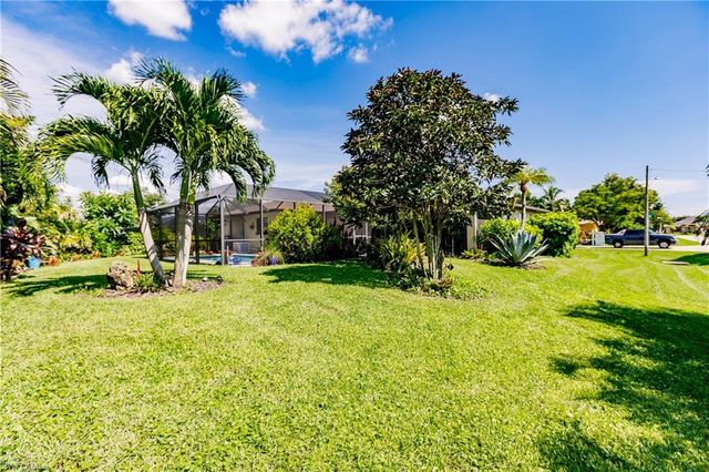 627 SE 34th ST, Cape Coral, FL 33904