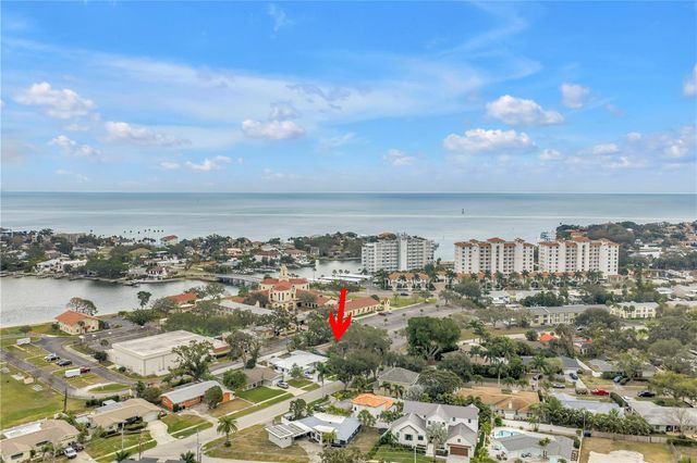 1297 EDEN ISLE BOULEVARD NE, St Petersburg, FL 33702