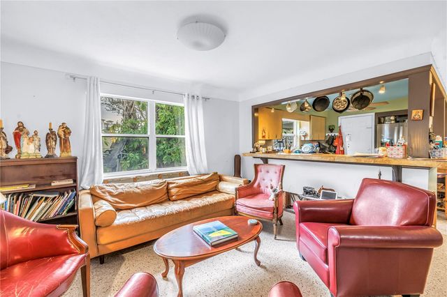 1297 EDEN ISLE BOULEVARD NE, St Petersburg, FL 33702