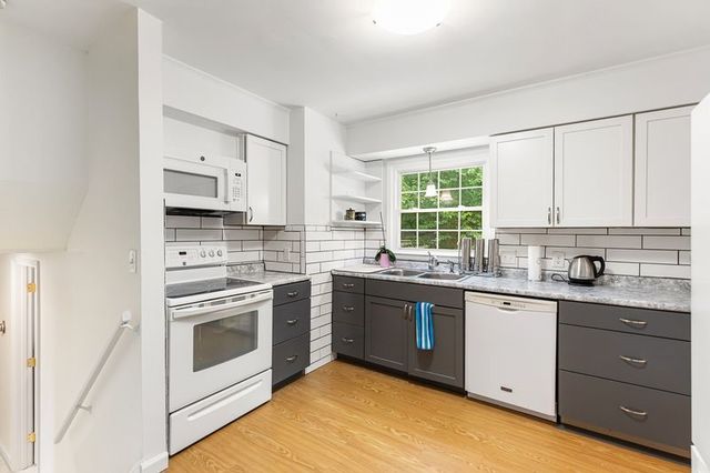 47 Gentian Drive, South Kingstown, RI 02879
