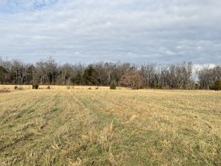 789 Mount Vernon Rd, Bethpage, TN 37022