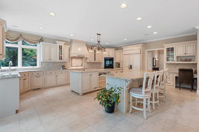 4571 ALGONQUIN TRAIL, Green Bay, WI 54313