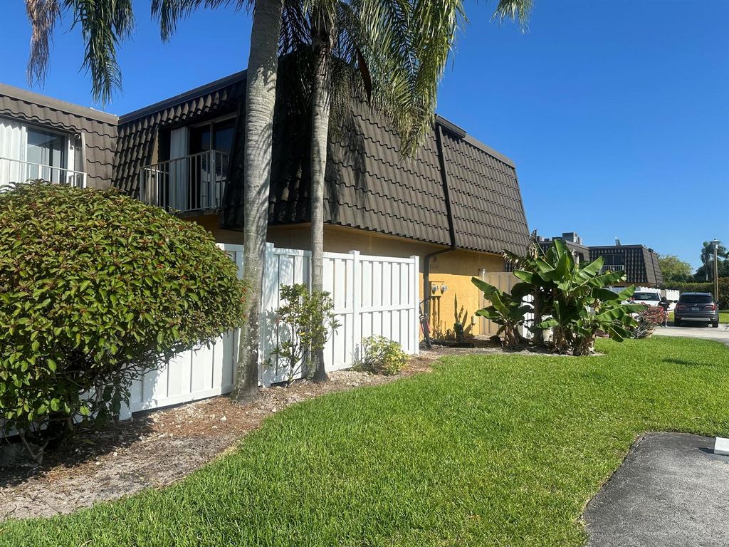 22240 Boca Rancho Drive B, Boca Raton, FL 33428