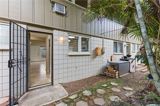 4136 Keanu Street 3, Honolulu, HI 96816