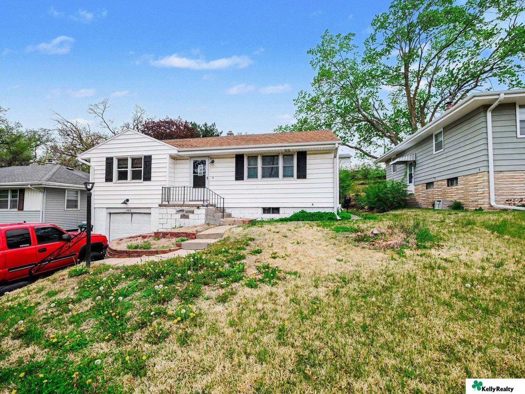 4618 N 55th Street, Omaha, NE 68104
