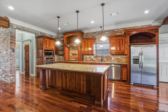 30130 Mayer St, Walker, LA 70785