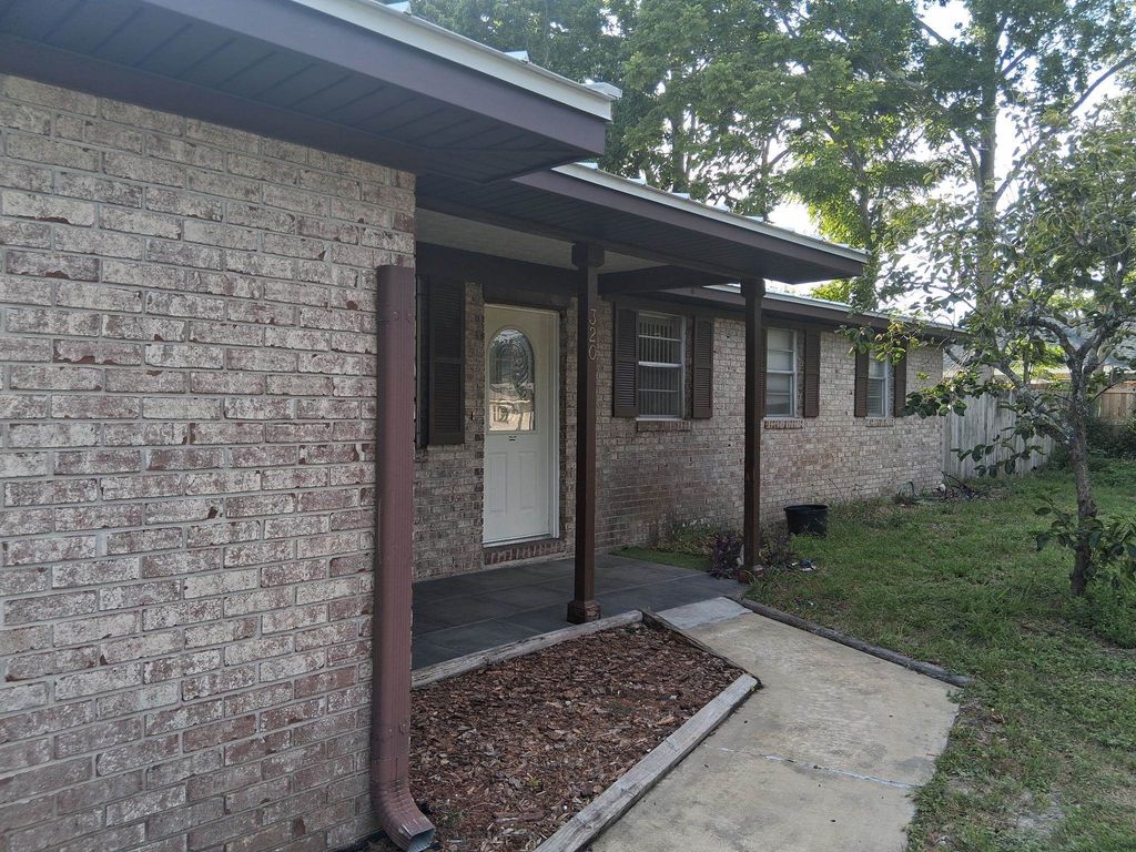 320 Lobelia RD, St Augustine, FL 32086