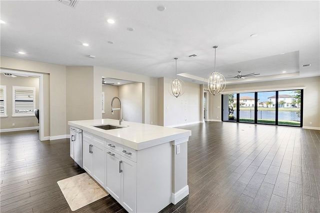 11835 S Baypoint Cir, Parkland, FL 33076