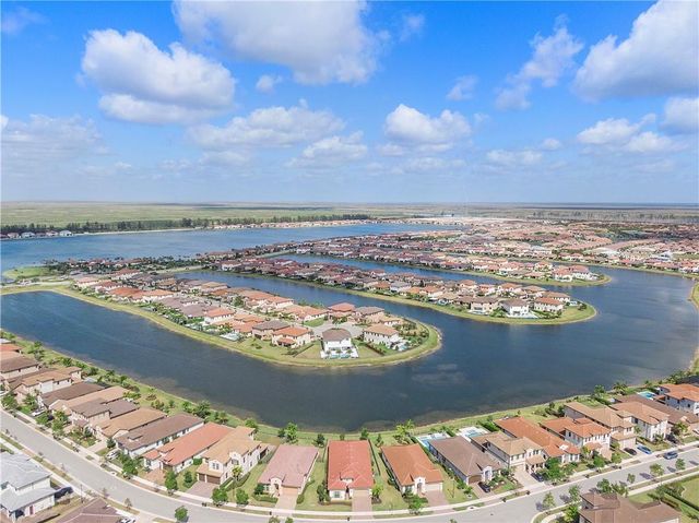 11835 S Baypoint Cir, Parkland, FL 33076