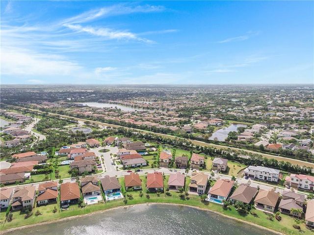 11835 S Baypoint Cir, Parkland, FL 33076