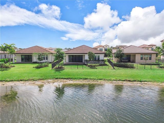 11835 S Baypoint Cir, Parkland, FL 33076