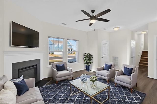 196 Norfleet LN, Suffolk, VA 23434