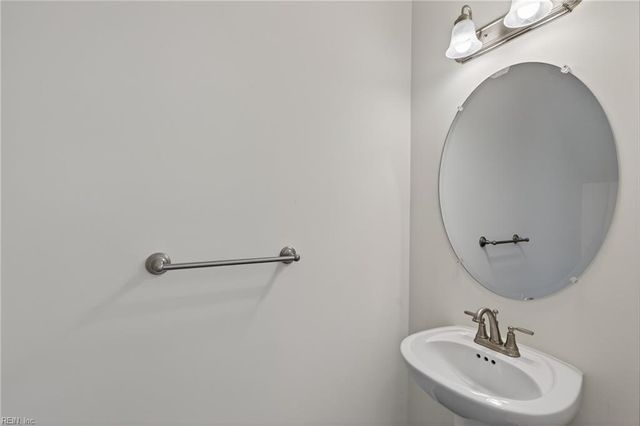 196 Norfleet LN, Suffolk, VA 23434