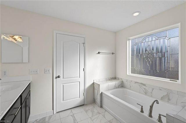 196 Norfleet LN, Suffolk, VA 23434