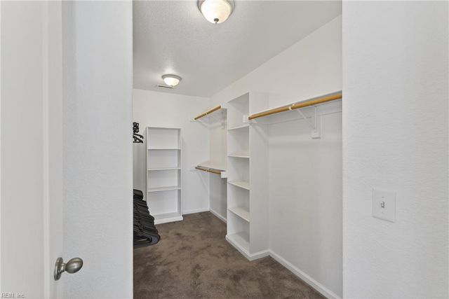 196 Norfleet LN, Suffolk, VA 23434