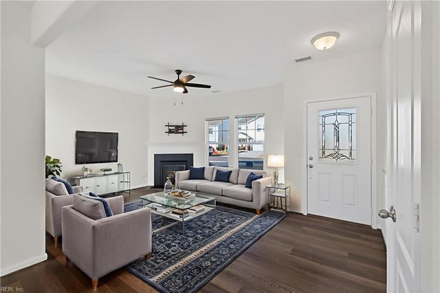 196 Norfleet LN, Suffolk, VA 23434