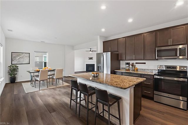 196 Norfleet LN, Suffolk, VA 23434