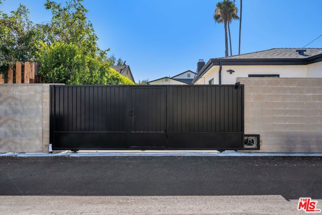 2766 N Frederic Street, Burbank, CA 91504