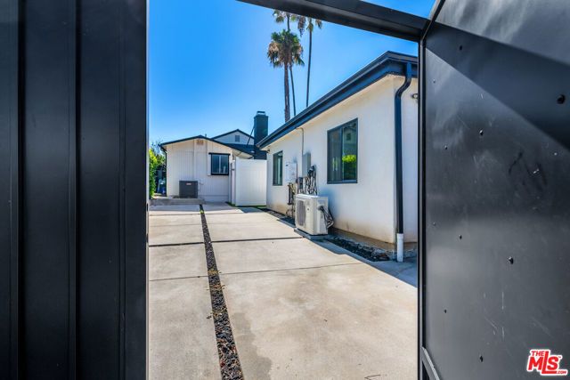2766 N Frederic Street, Burbank, CA 91504