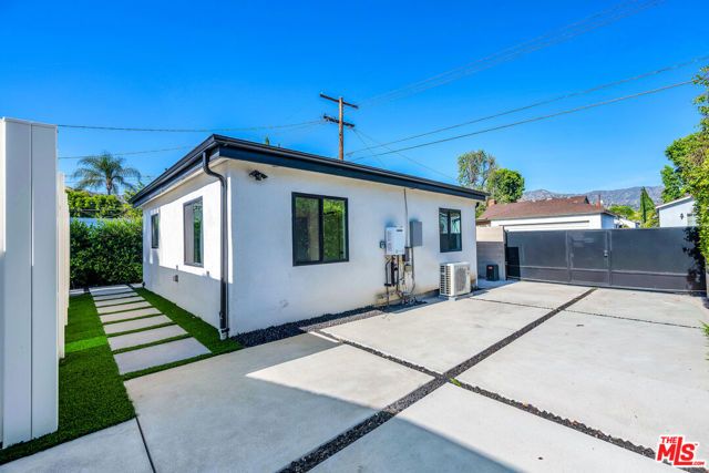 2766 N Frederic Street, Burbank, CA 91504