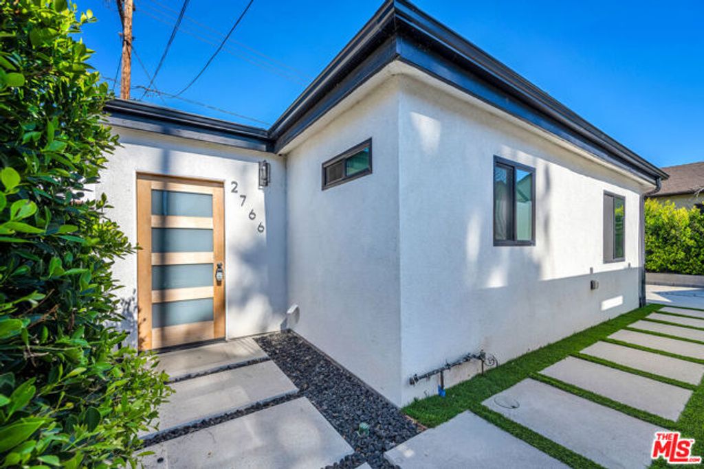2766 N Frederic Street, Burbank, CA 91504