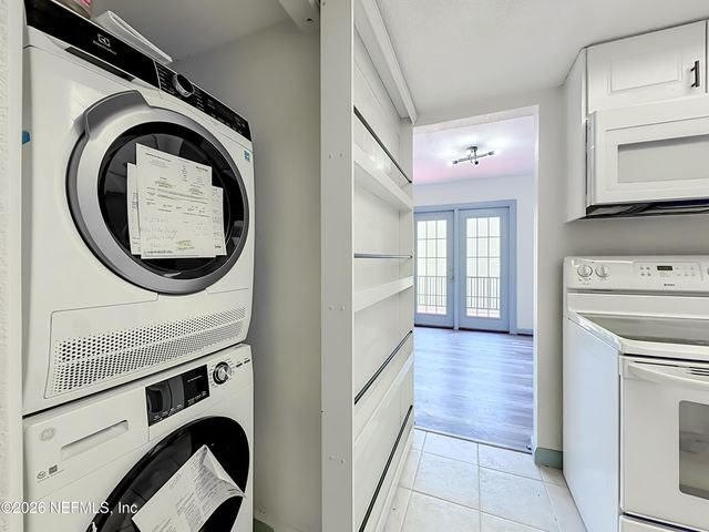6515 W LA MIRADA Drive 2, Jacksonville, FL 32217