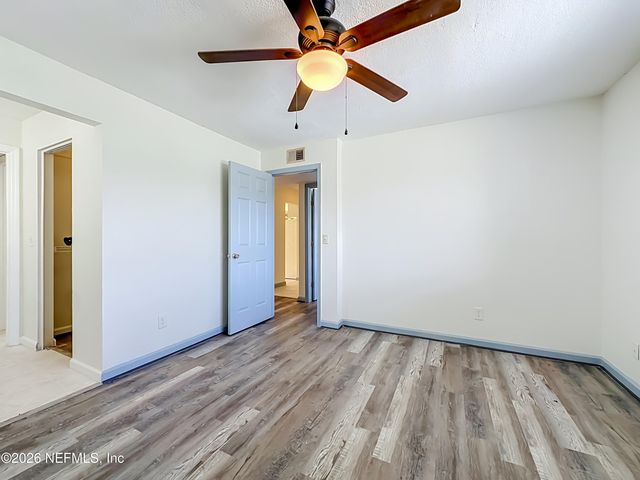 6515 W LA MIRADA Drive 2, Jacksonville, FL 32217