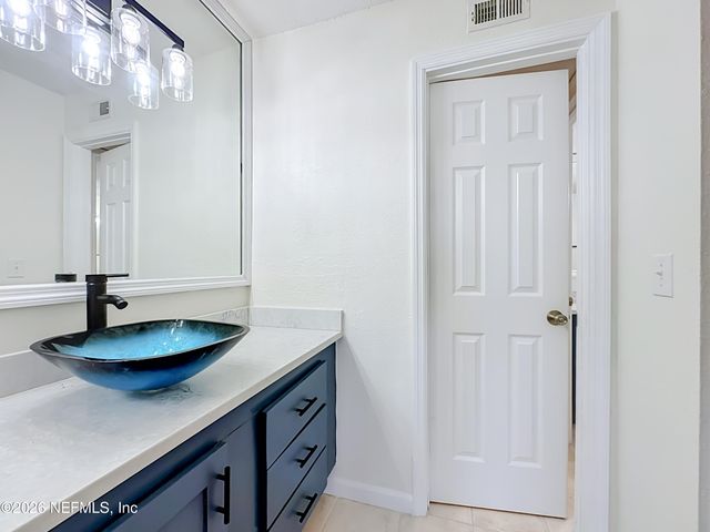 6515 W LA MIRADA Drive 2, Jacksonville, FL 32217