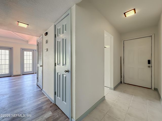 6515 W LA MIRADA Drive 2, Jacksonville, FL 32217