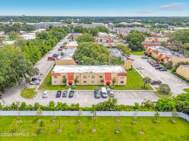 6515 W LA MIRADA Drive 2, Jacksonville, FL 32217