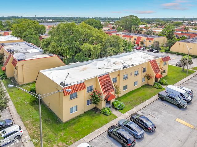 6515 W LA MIRADA Drive 2, Jacksonville, FL 32217