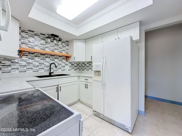 6515 W LA MIRADA Drive 2, Jacksonville, FL 32217