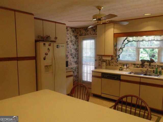 3315 Salem Cove Trail SE, Conyers, GA 30013