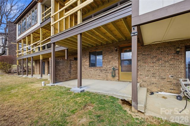 1403 Fleetwood Plaza, Hendersonville, NC 28739