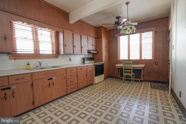 31 POWELL ST, Lansford, PA 18232